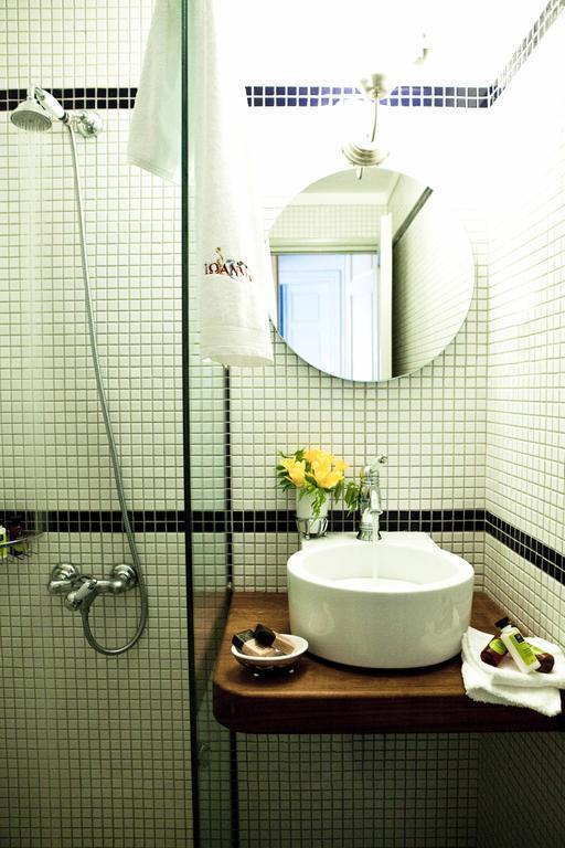 Archontiko Stathopoulou Hotell Ayios Yeoryios Nileias Rum bild