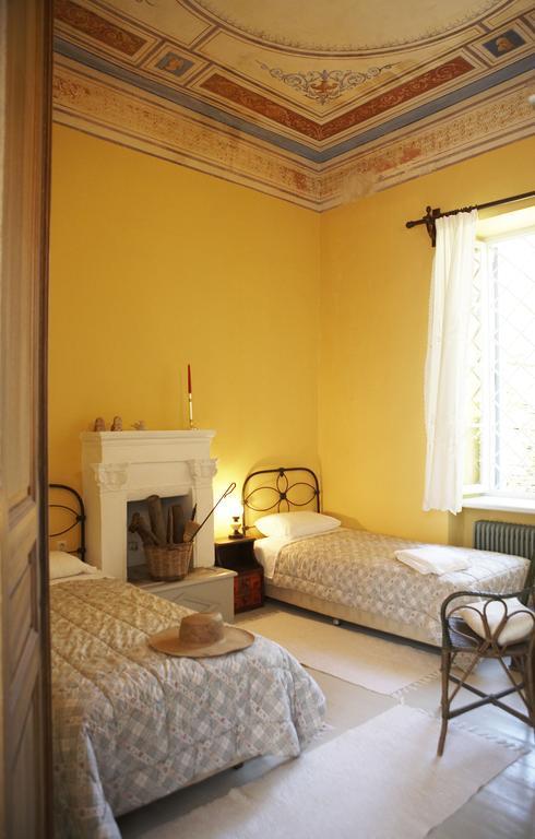 Archontiko Stathopoulou Hotell Ayios Yeoryios Nileias Rum bild