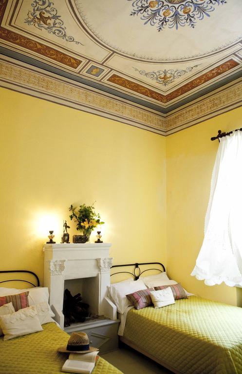 Archontiko Stathopoulou Hotell Ayios Yeoryios Nileias Rum bild