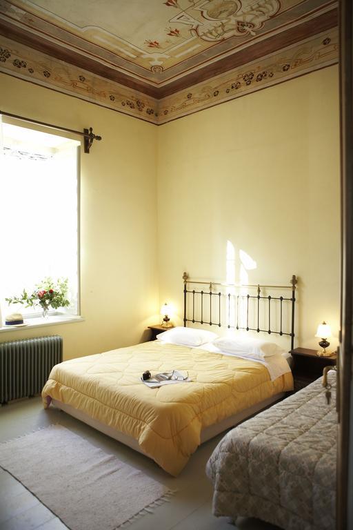 Archontiko Stathopoulou Hotell Ayios Yeoryios Nileias Rum bild